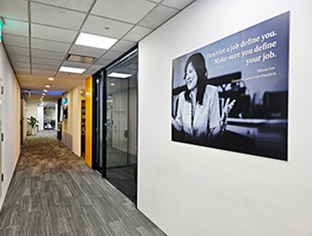 Concentrix 강남센터 건물 복도